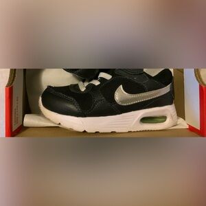 NIKE BOYS SIZE 8C